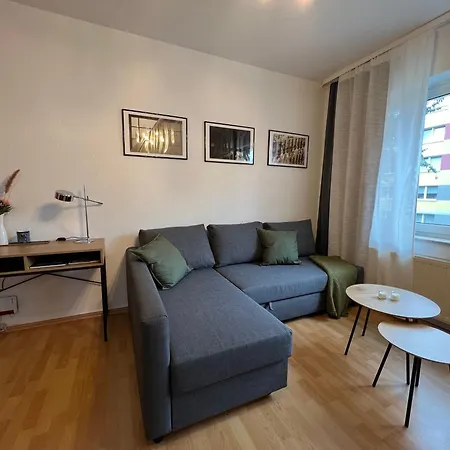 Vollausgestattet, Grosszuegig & Zentral Fuer Bis Zu 4 Appartement Maagdenburg Buitenkant foto