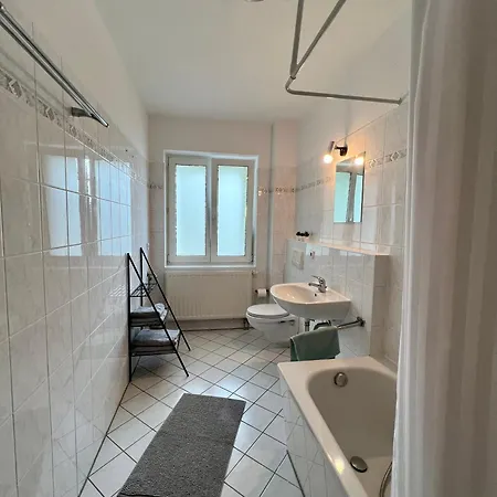 Vollausgestattet, Grosszuegig & Zentral Fuer Bis Zu 4 Appartement Maagdenburg Buitenkant foto